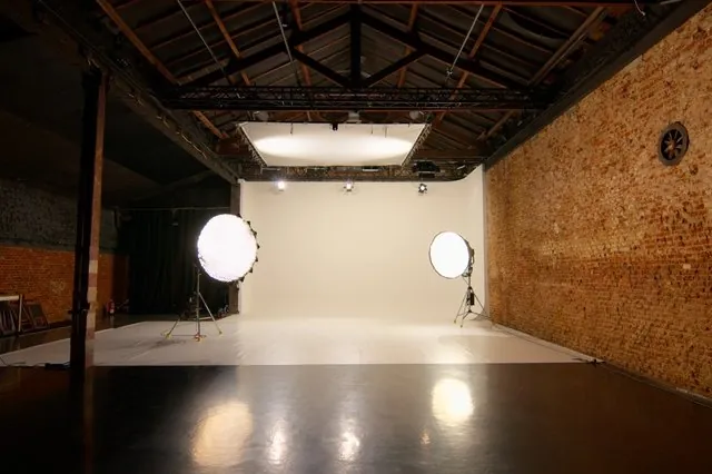 White cyclorama · Plató La Mina